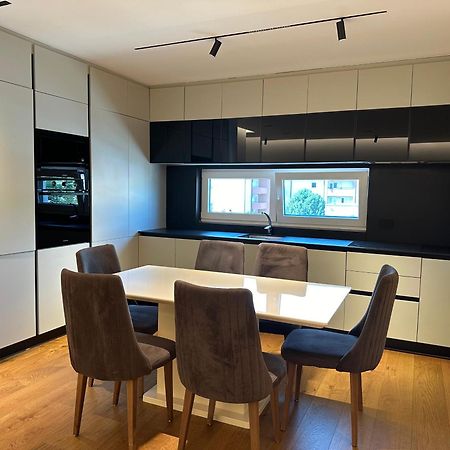 Skyline Exclusive Apartment เปเย ภายนอก รูปภาพ